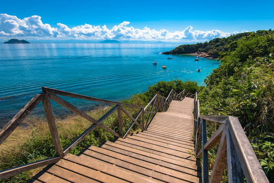 Búzios en Catamarán Premium — foto 1 | Tour en Río de Janeiro en español